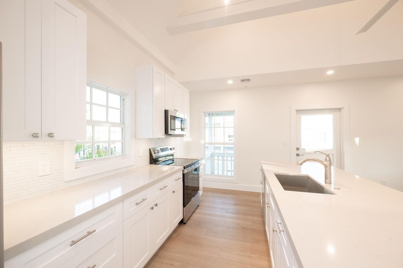 1110 Truman Ave #UP - Photo 4 of 20