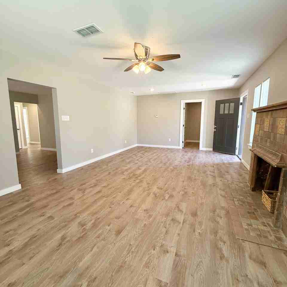 2222 16th St - Photo 3 of 50