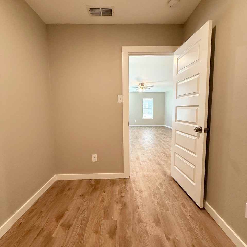 2222 16th St - Photo 5 of 50