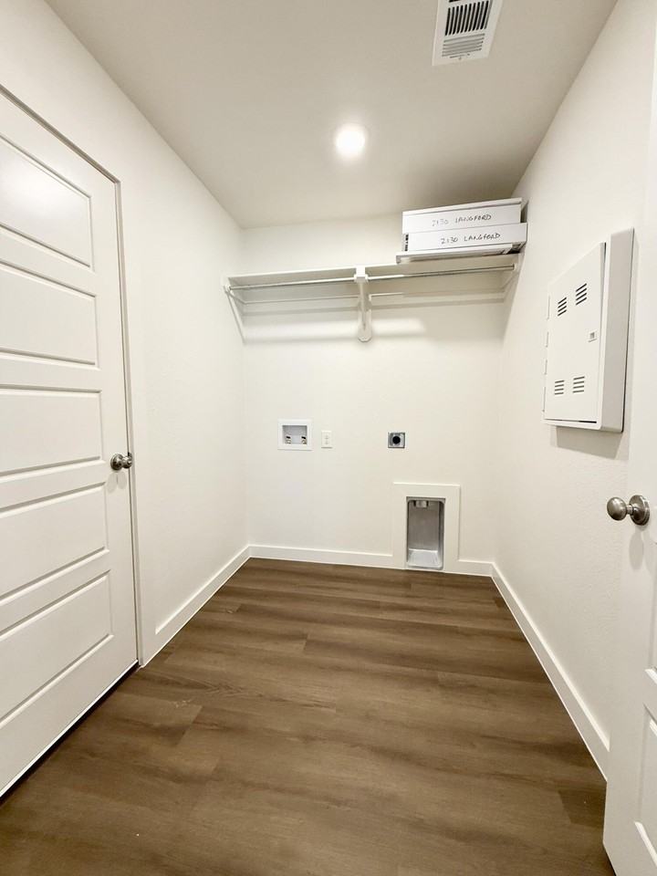 2130 Langford Ave - Photo 6 of 23