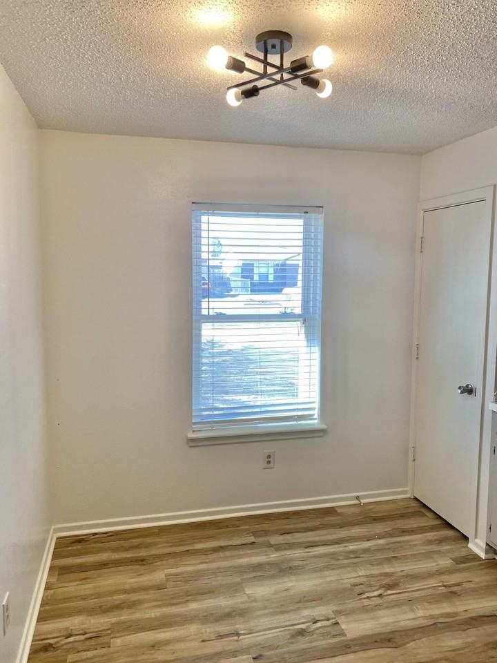 2128 74th St - Photo 5 of 15