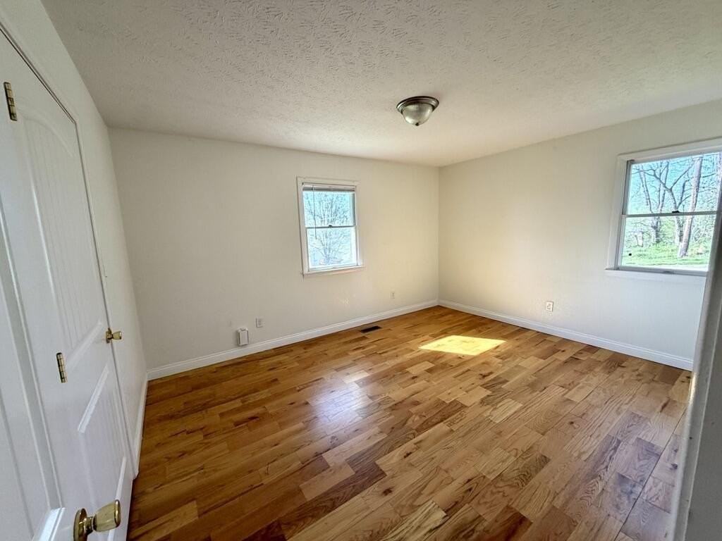 115 Beecher St Apt A - Photo 4 of 9