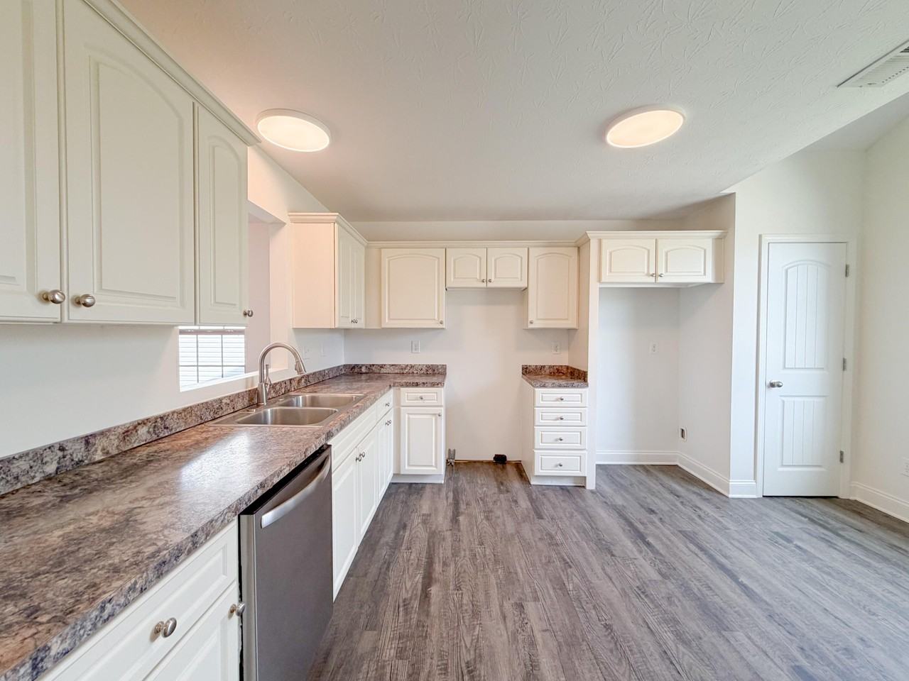 1240 Orchard Dr - Photo 3 of 19