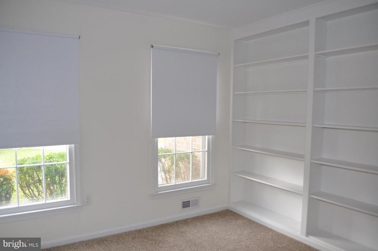 2109 Falling Creek Rd - Photo 3 of 28