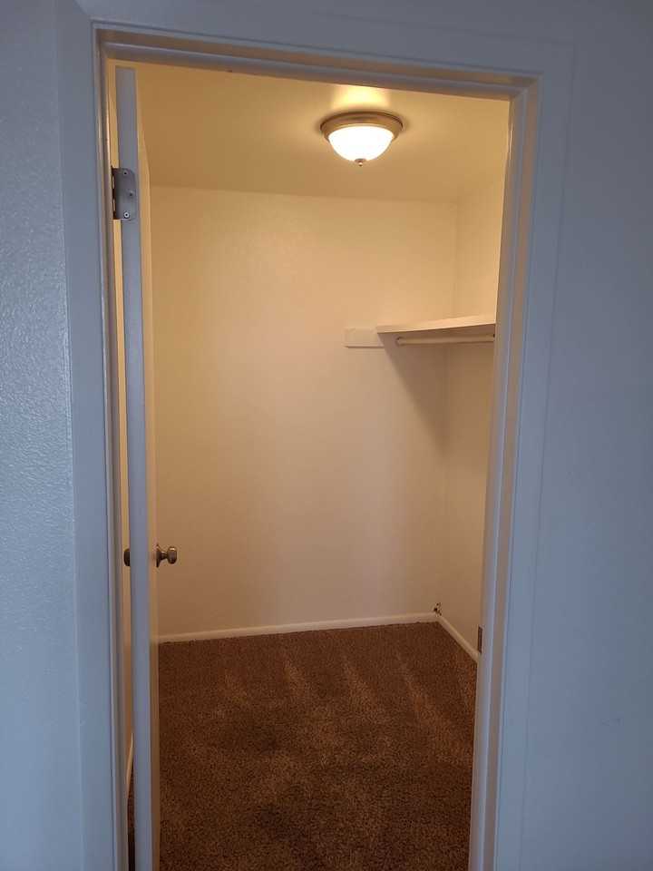 70 Nw 4th St #34 - Photo 2 of 45