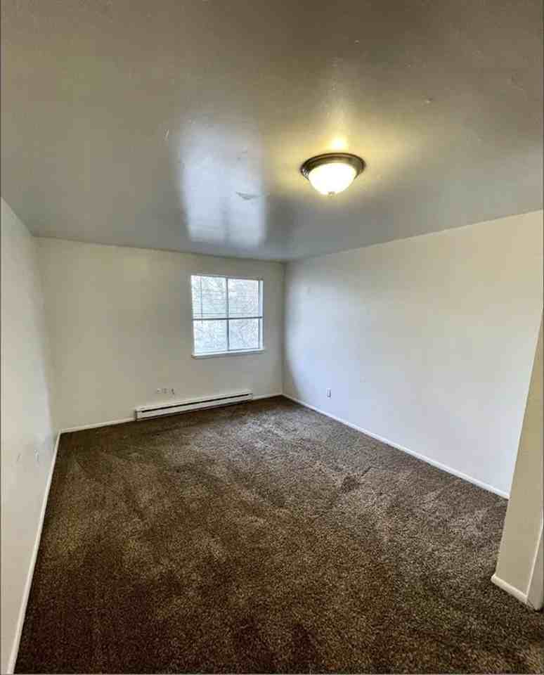 70 NW 4th St - Photo 7 of 18