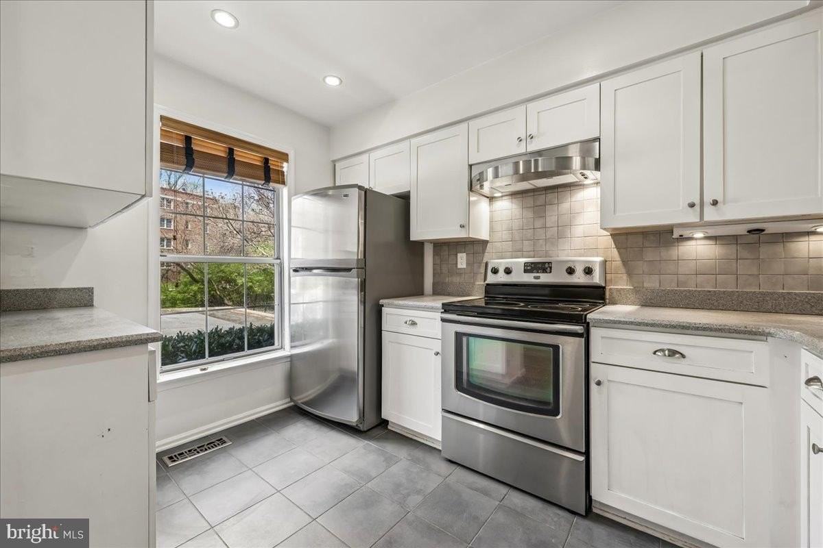 2002 Derby Ridge Ln - Photo 3 of 42