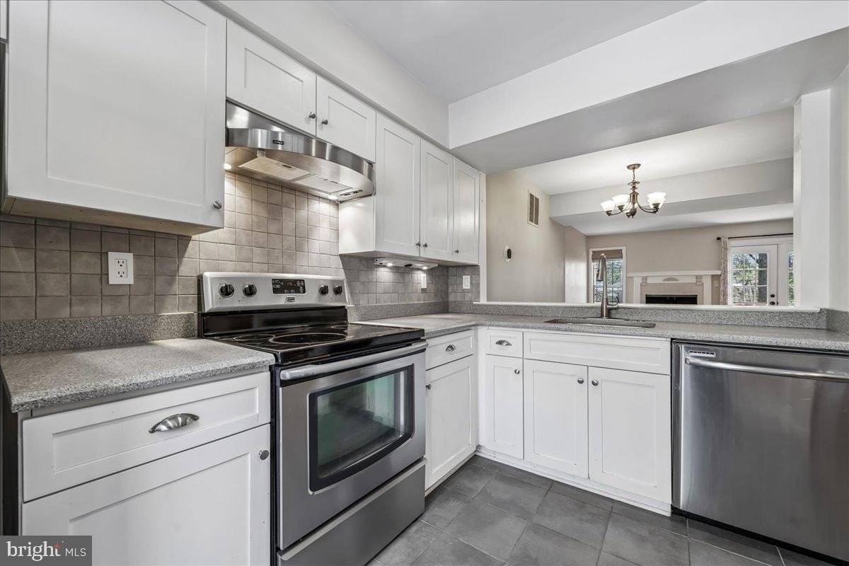 2002 Derby Ridge Ln - Photo 4 of 42