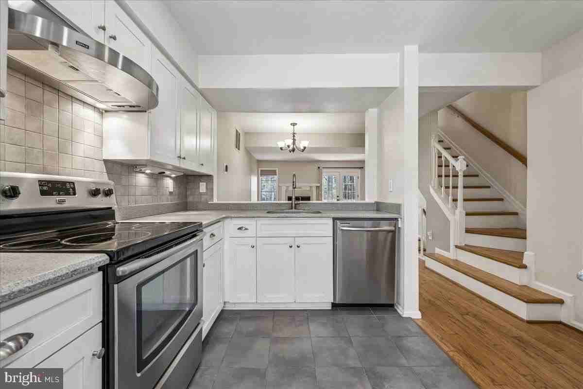 2002 Derby Ridge Ln - Photo 5 of 42