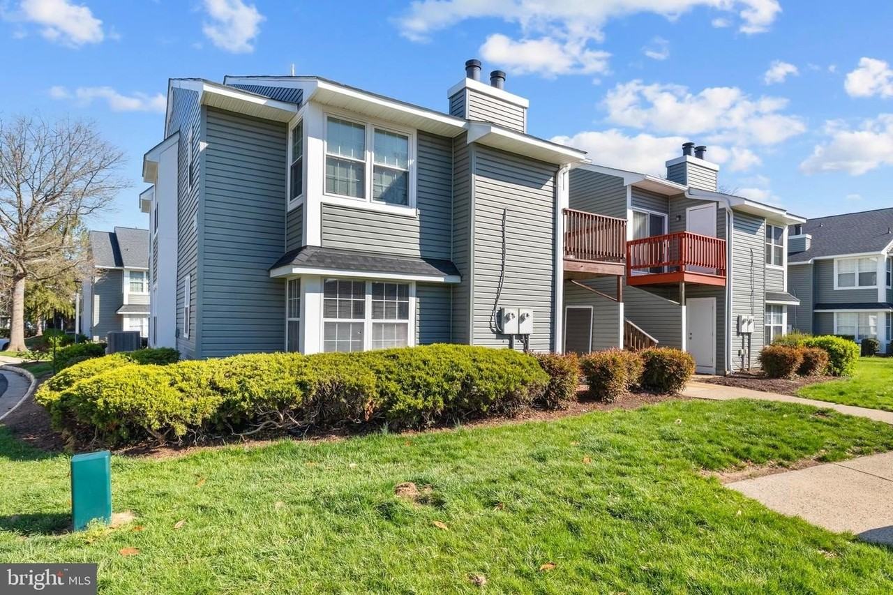 8630 Beekman Pl Unit A - Photo 2 of 20