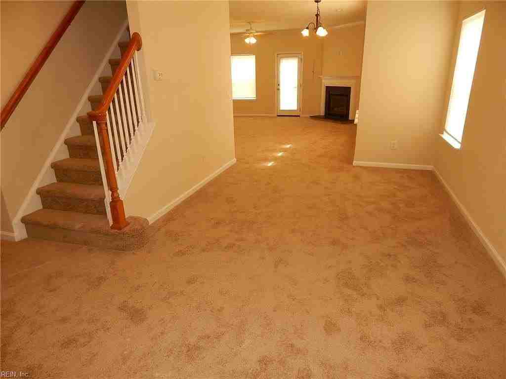 300 Wythe St - Photo 2 of 23