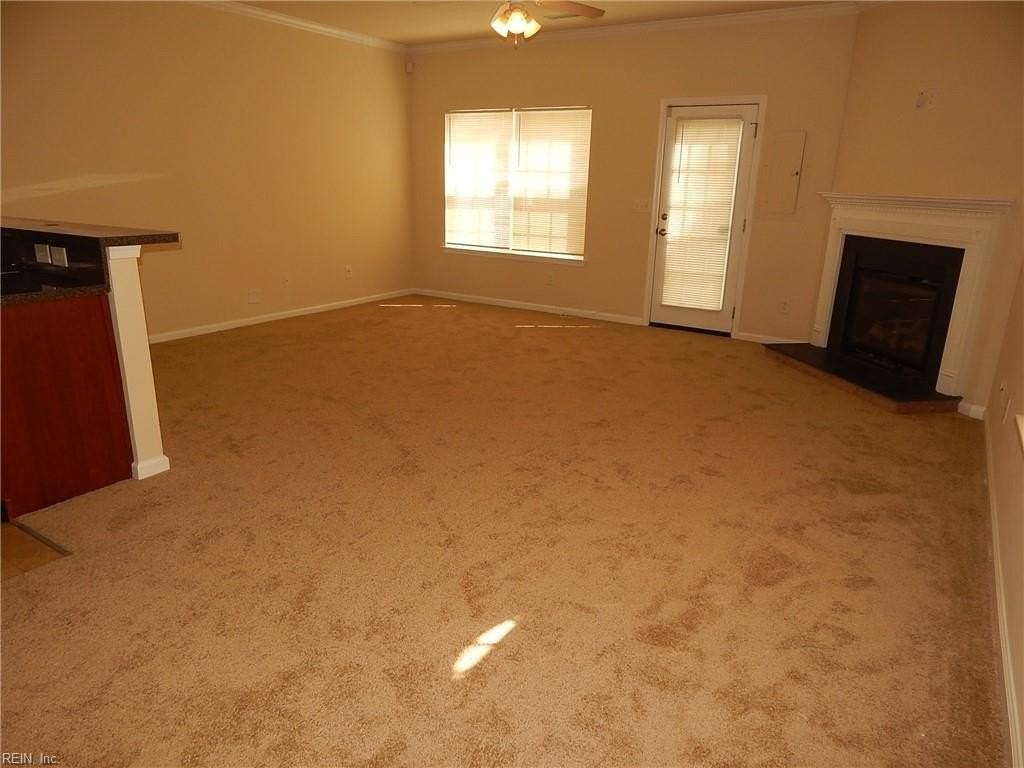 300 Wythe St - Photo 4 of 23