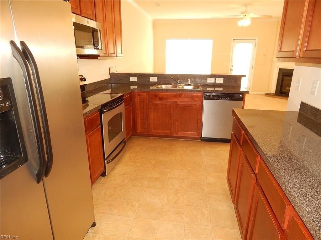 300 Wythe St - Photo 7 of 23