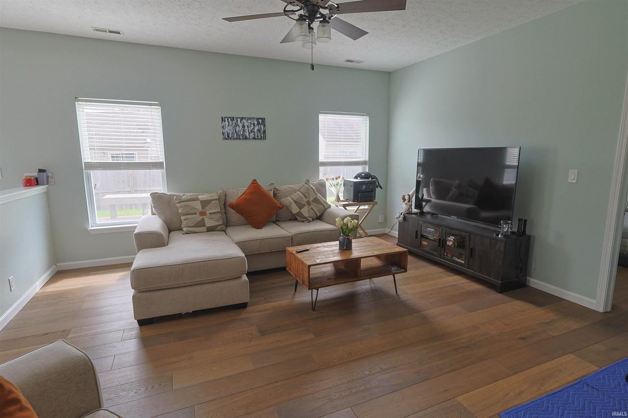 2117 Cumulus Ct - Photo 3 of 20