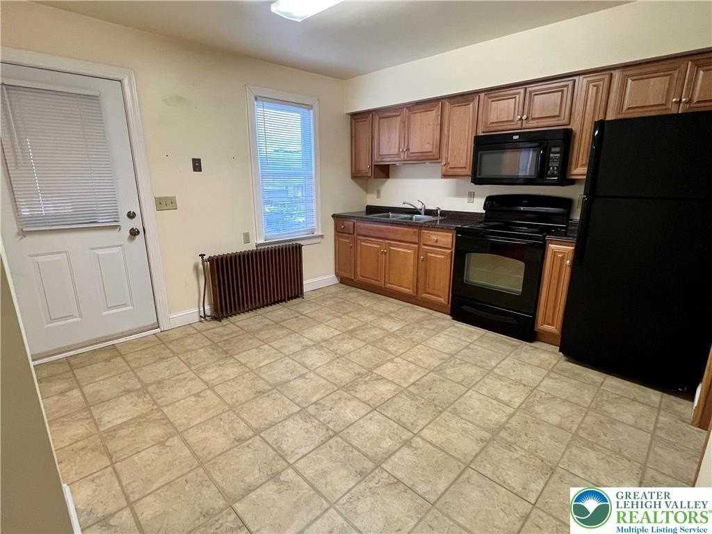 351 Lehigh Ave Unit 2 - Photo 3 of 7