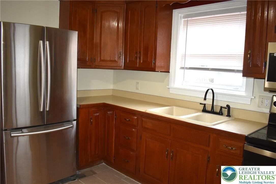 538 S 23rd St - Photo 6 of 19