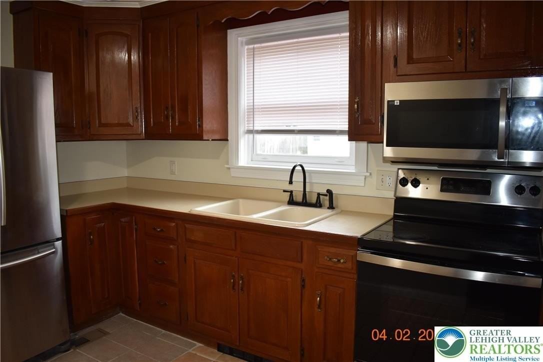 538 S 23rd St - Photo 7 of 19