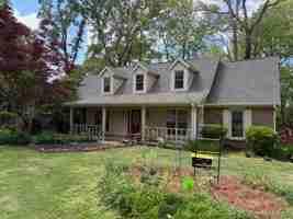 featured image of 931 Whitehall Pkwy