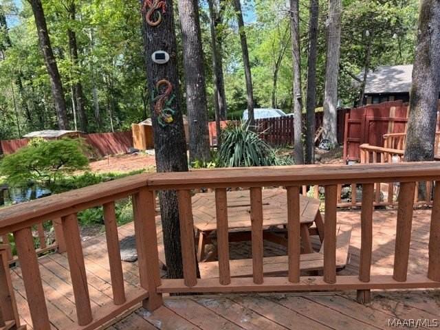 931 Whitehall Pkwy - Photo 4 of 9