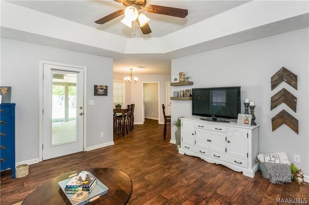 7091 Buckram Oak Dr - Photo 4 of 35