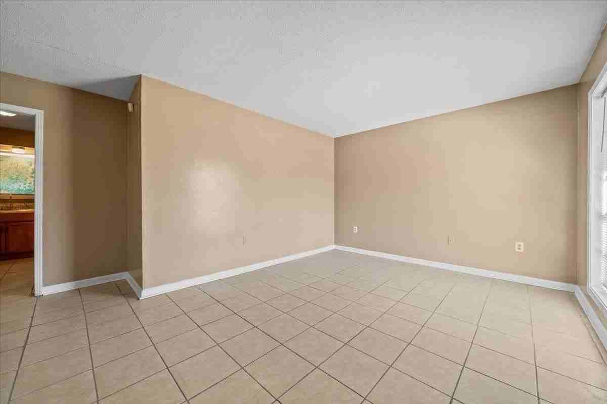 734 Archie Dr - Photo 4 of 16