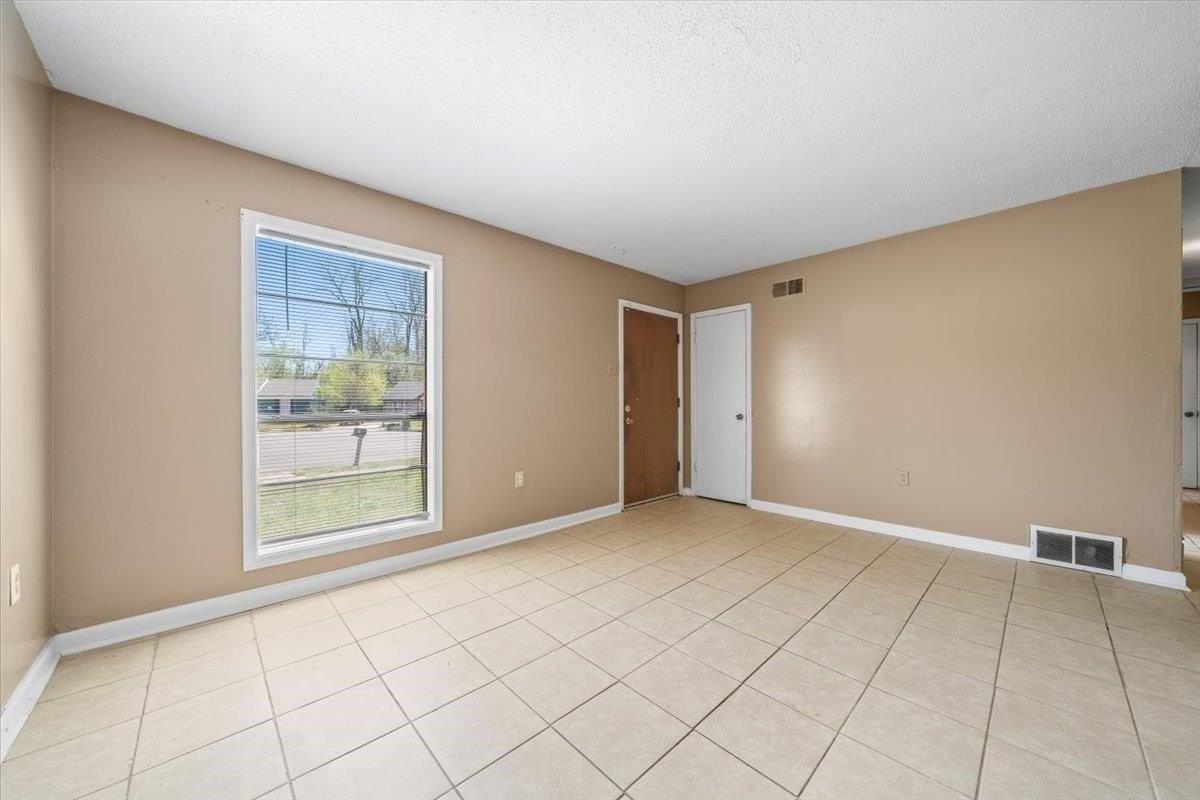 734 Archie Dr - Photo 5 of 16