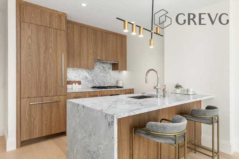 3055 Vernon Blvd - Photo 3 of 10