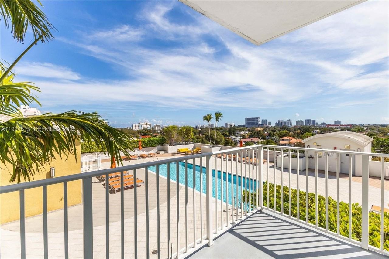 3180 Sw 22nd St #601 - Photo 3 of 37