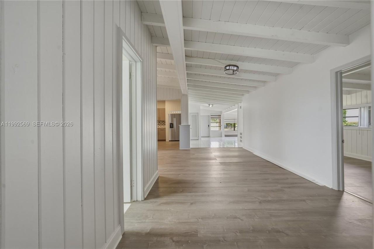 3825 Sw 33rd St - Photo 7 of 25