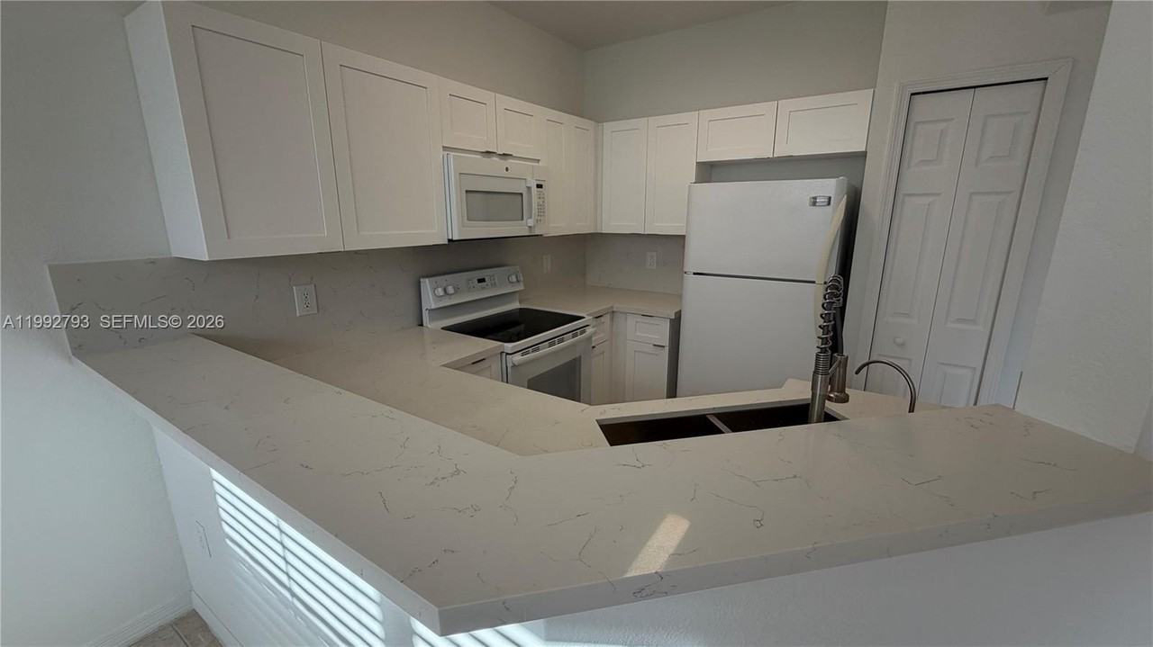 12260 Sw 123rd Pass - Photo 4 of 14