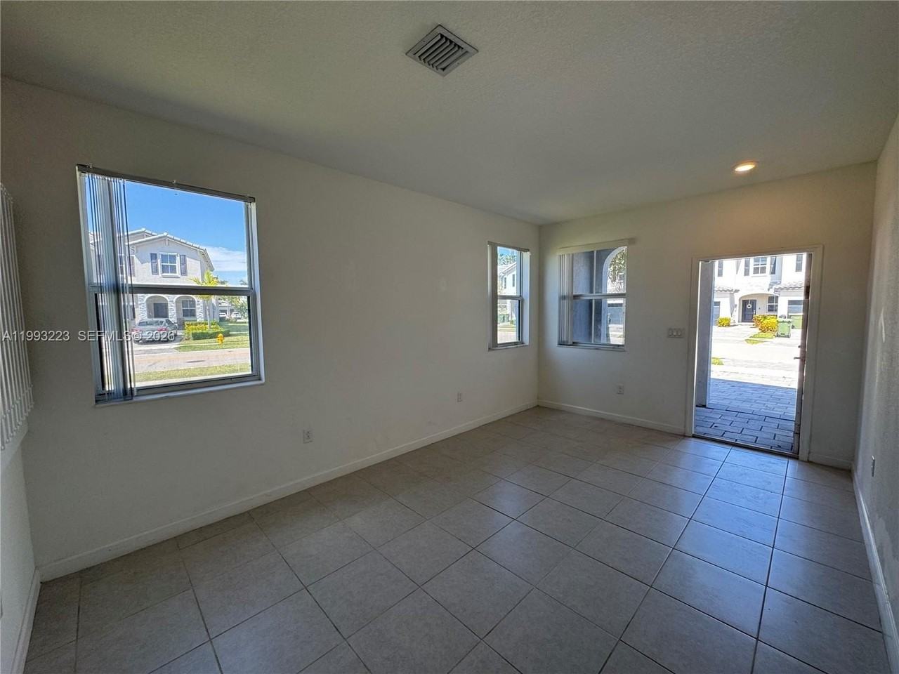 1110 Se 27th Ter #1110 - Photo 4 of 35