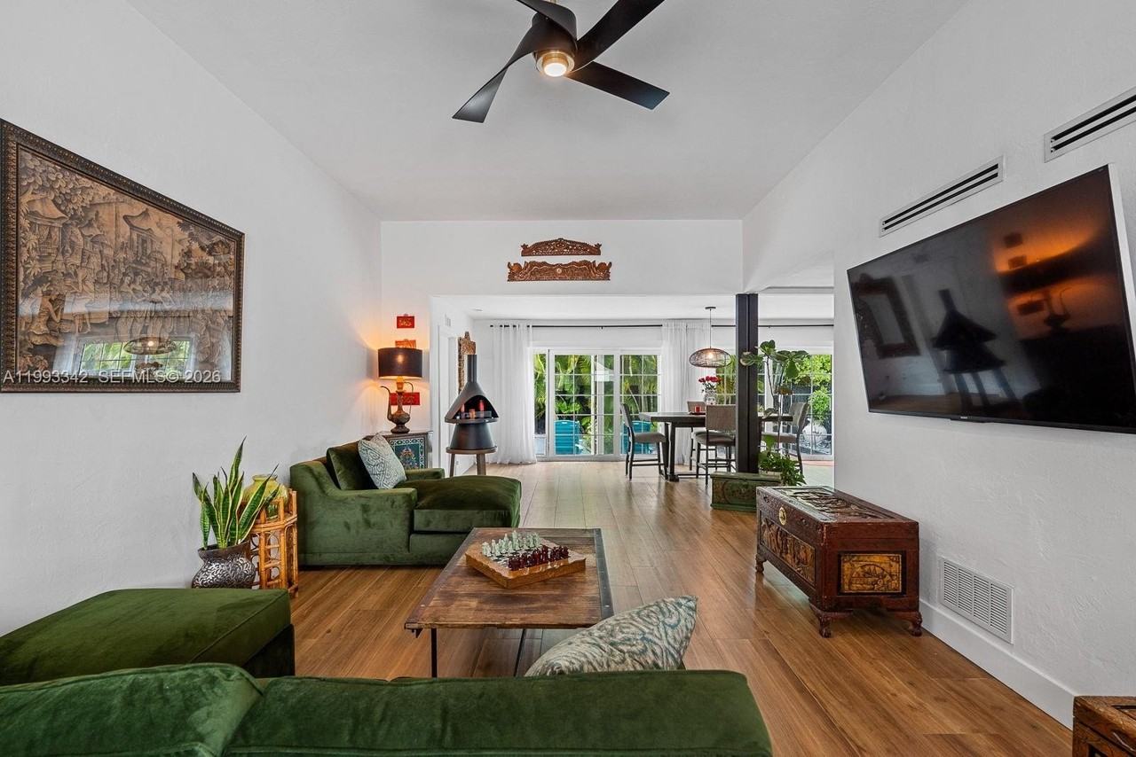 9517 Bay Dr - Photo 5 of 41