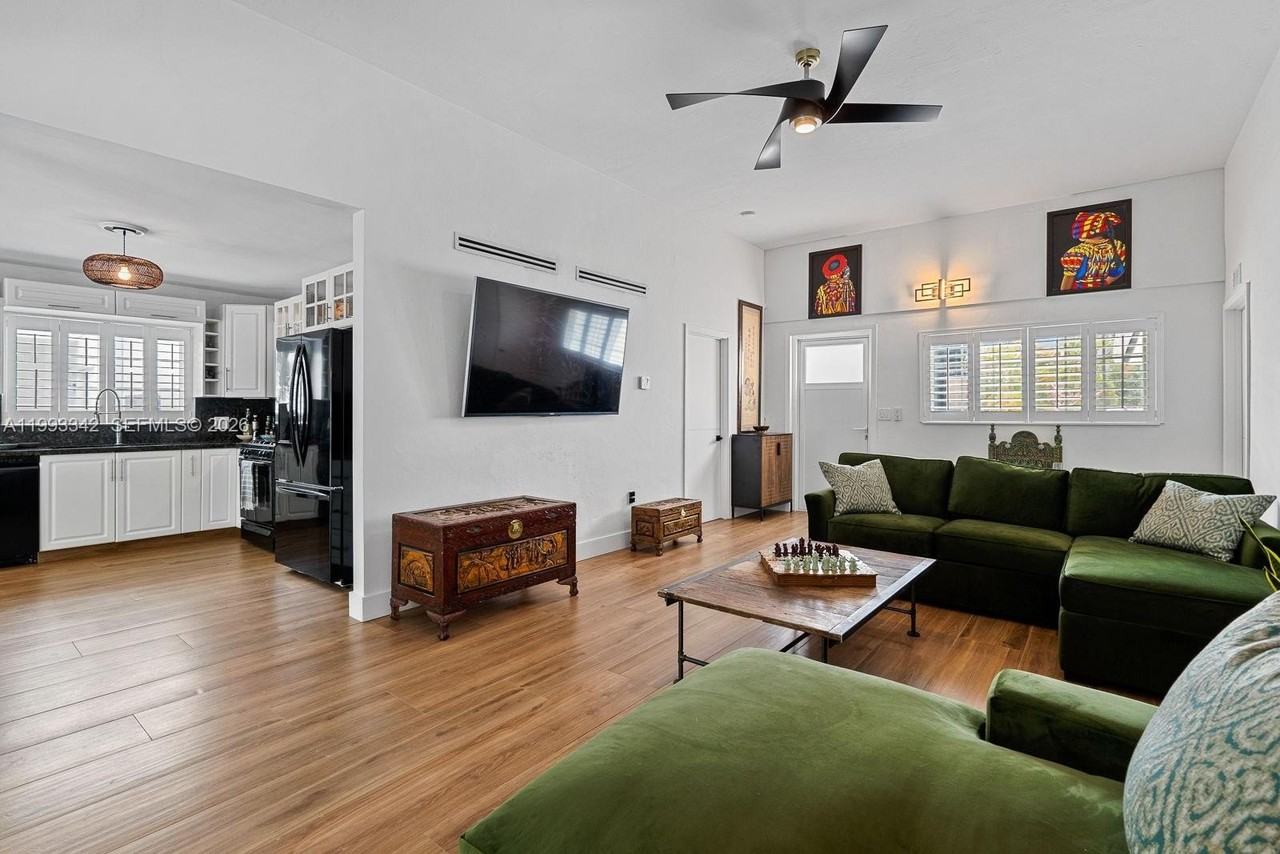 9517 Bay Dr - Photo 7 of 41