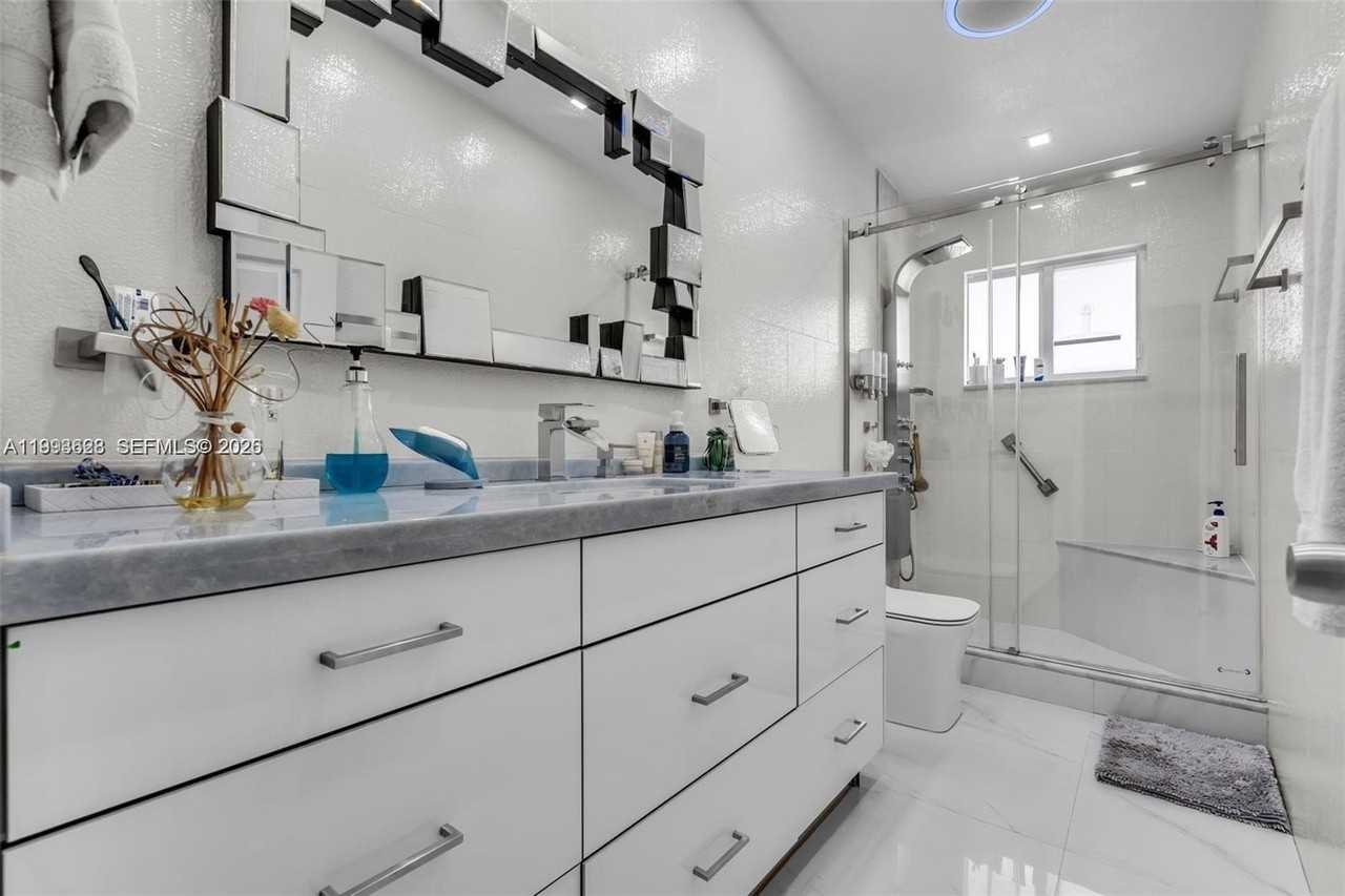 15240 Sw 188th St - Photo 5 of 28