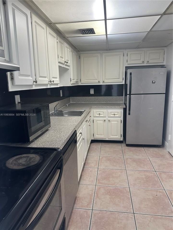 1805 Sans Souci Blvd #404 - Photo 4 of 11
