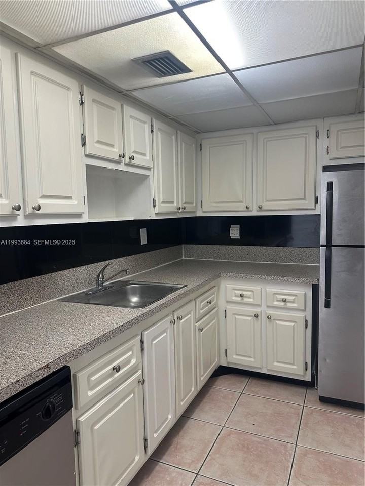 1805 Sans Souci Blvd #404 - Photo 5 of 11