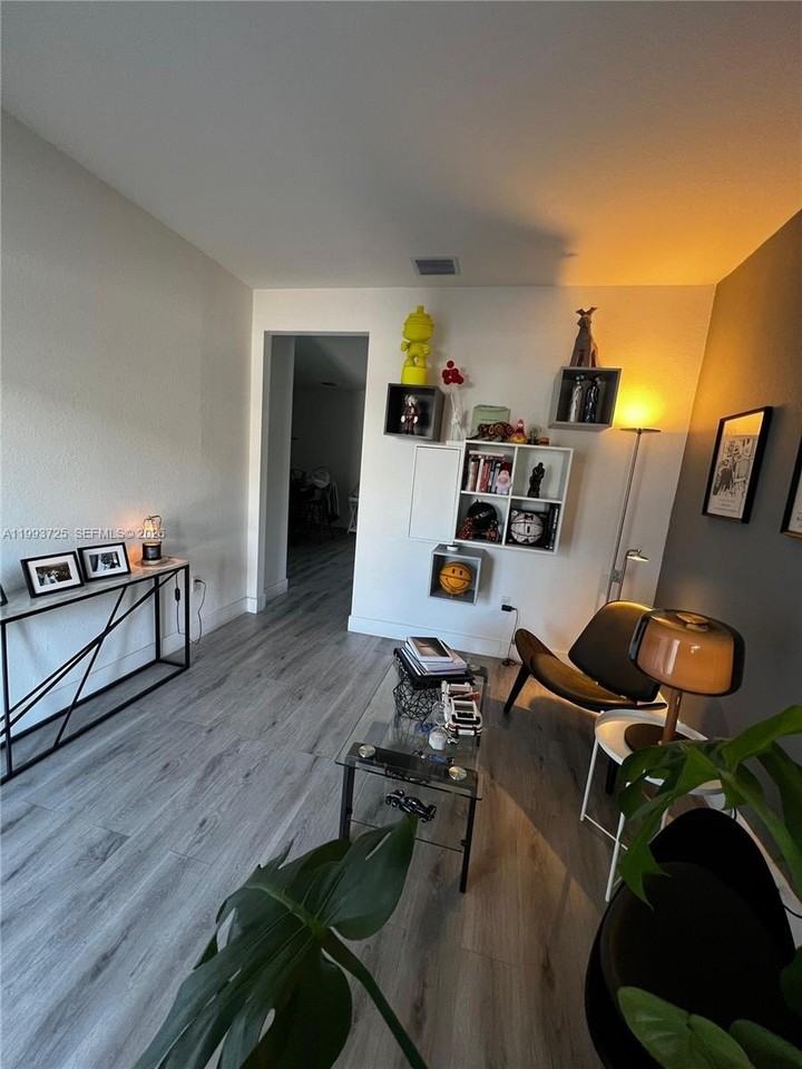 5942 Mustang Mnr - Photo 4 of 31