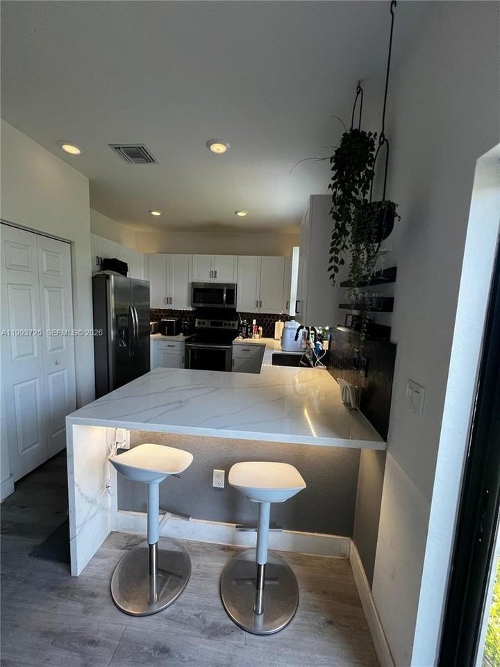 5942 Mustang Mnr - Photo 7 of 31