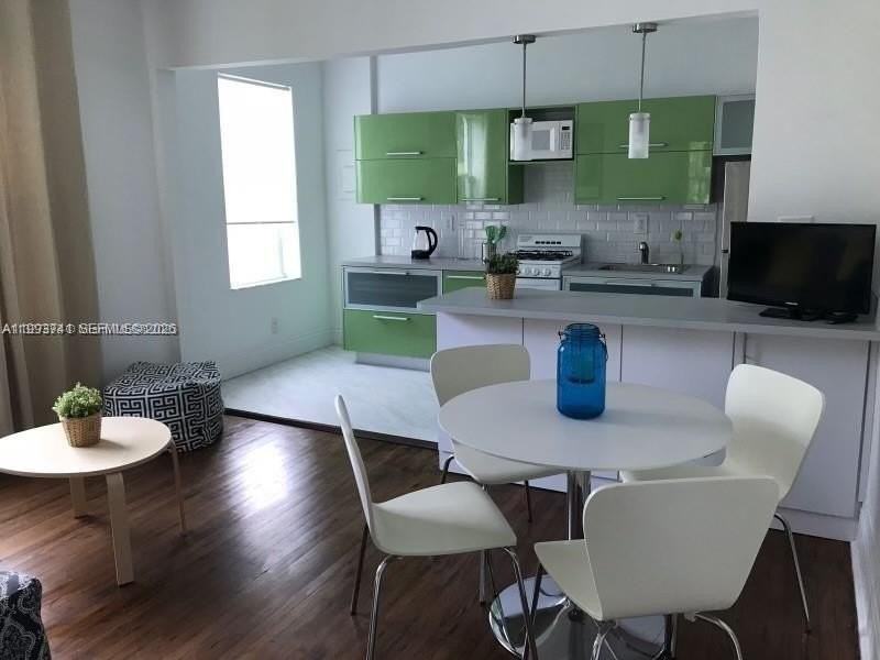1618 Michigan Ave #22 - Photo 2 of 12