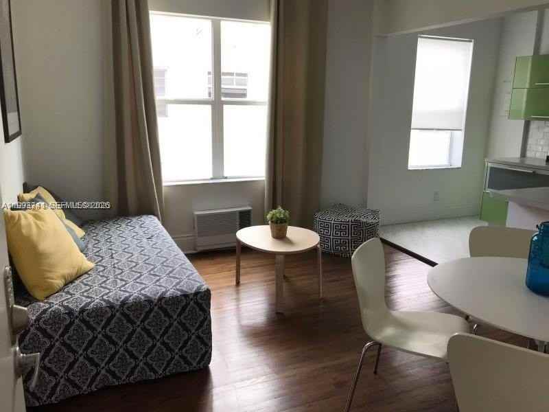 1618 Michigan Ave #22 - Photo 6 of 12