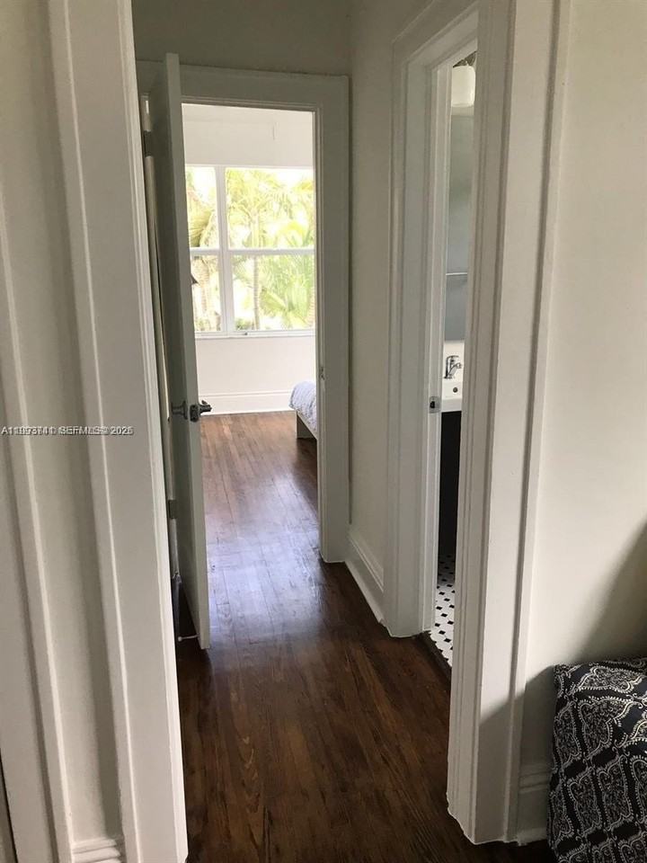 1618 Michigan Ave #22 - Photo 7 of 12