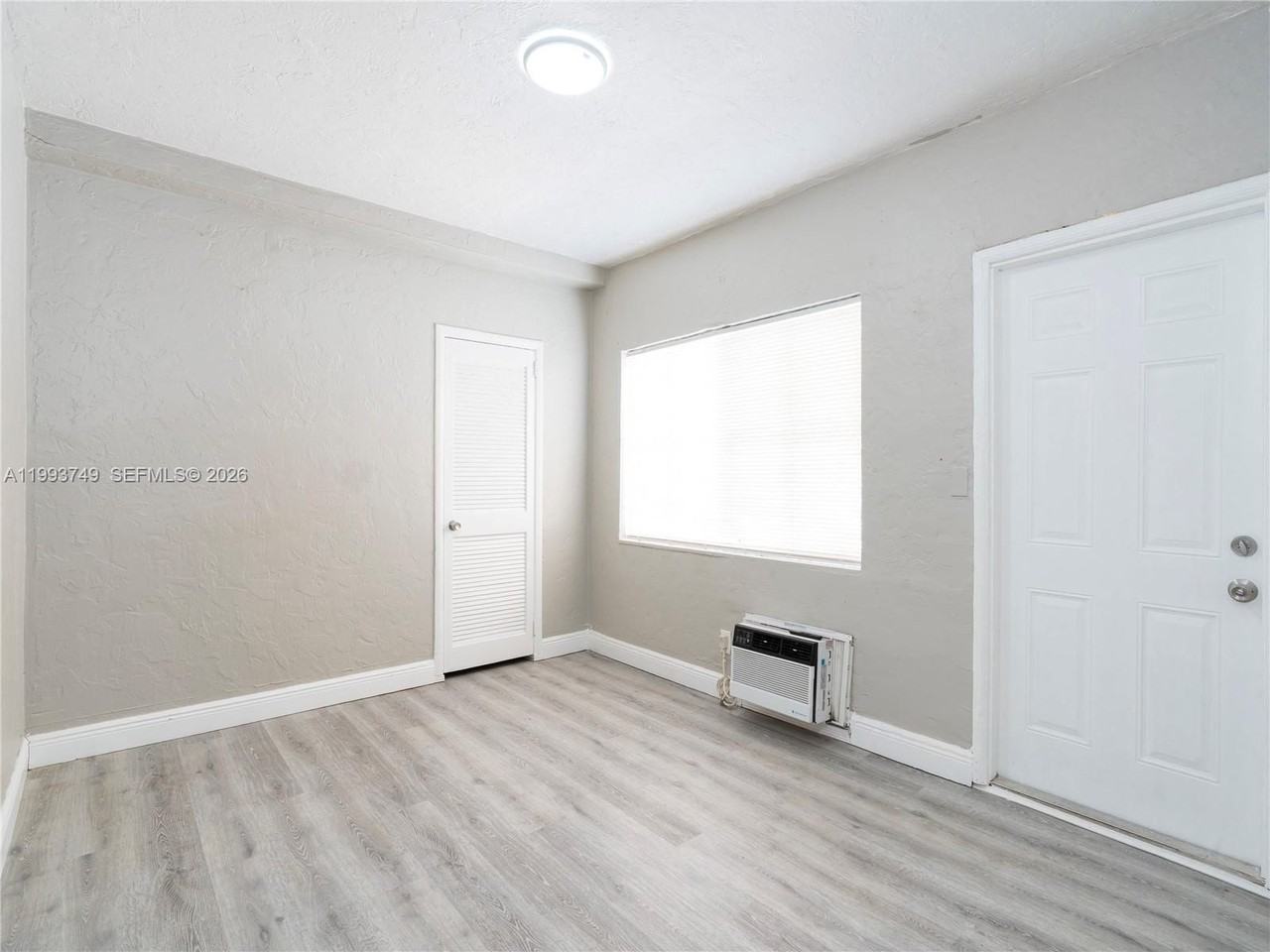 7635 Dickens Ave #3 - Photo 7 of 9