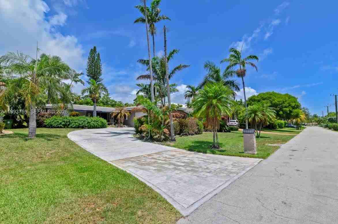 1799 Marietta Dr - Photo 3 of 23