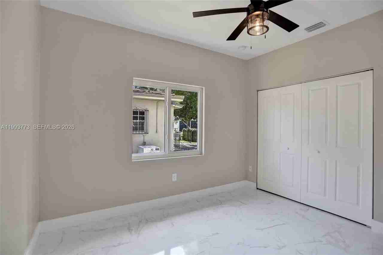 1620 Nw 31st Ave #A - Photo 7 of 18