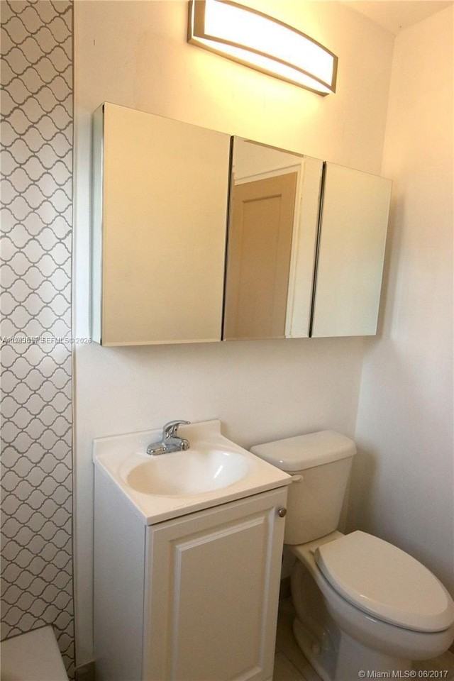 619 Anastasia Ave #4 - Photo 6 of 7