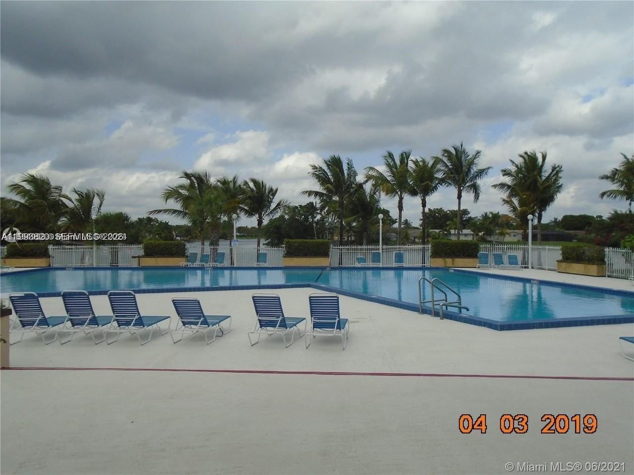 14611 N Kendall Dr #304L - Photo 4 of 34
