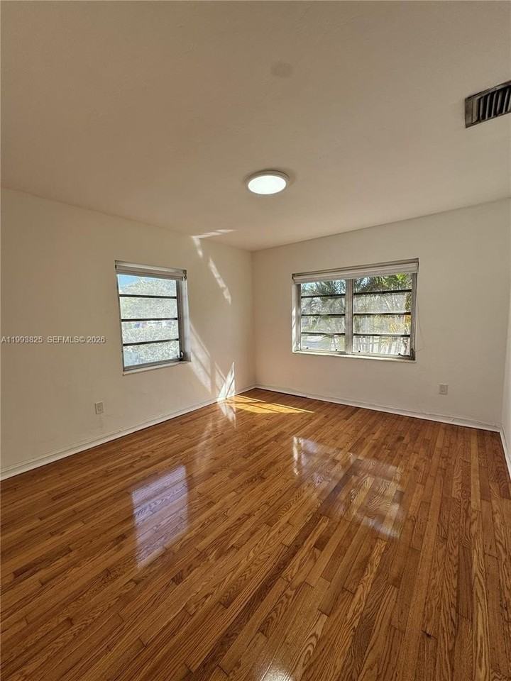 5353 Sw 6th St - Photo 7 of 15