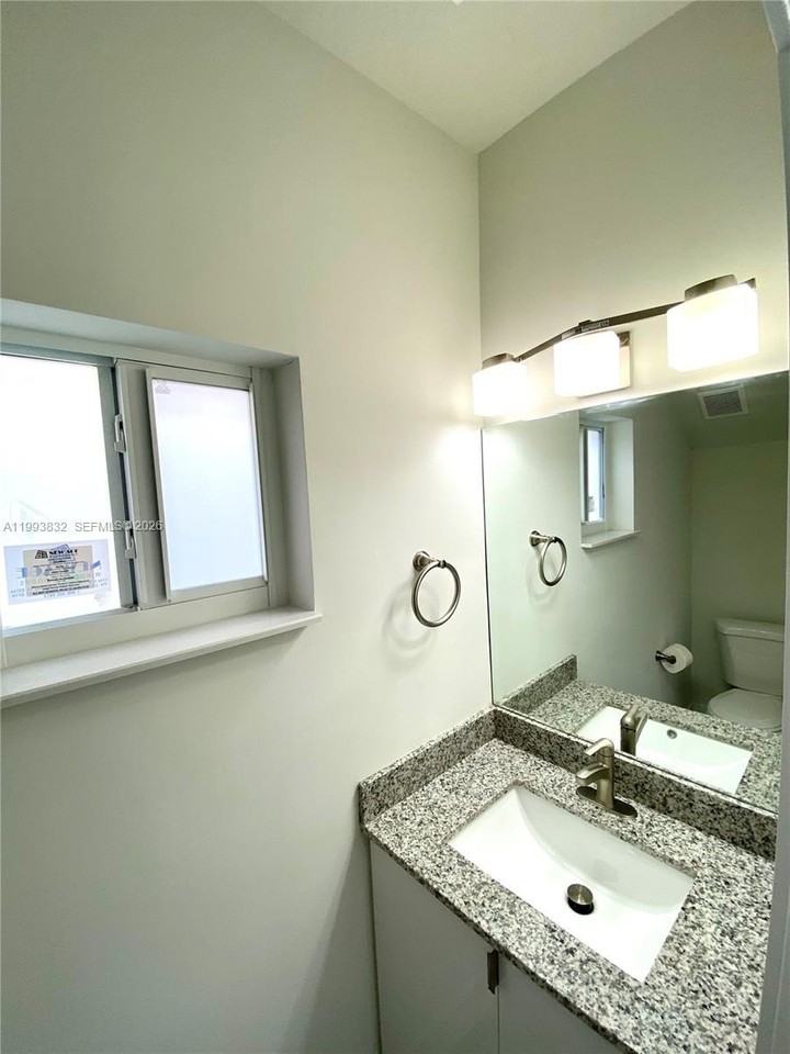 5860 Lincoln St #5860 - Photo 2 of 21