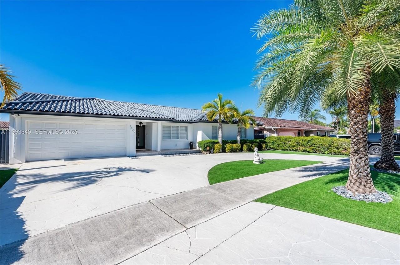 1820 Sw 140th Pl - Photo 4 of 22