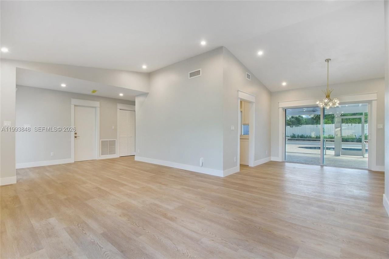 11011 Sw 110th Rd - Photo 7 of 15